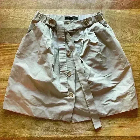 BCBG MaxAzria Tan Button-Up Skirt with Bow Tie, Size 4 - Picture 1 of 6